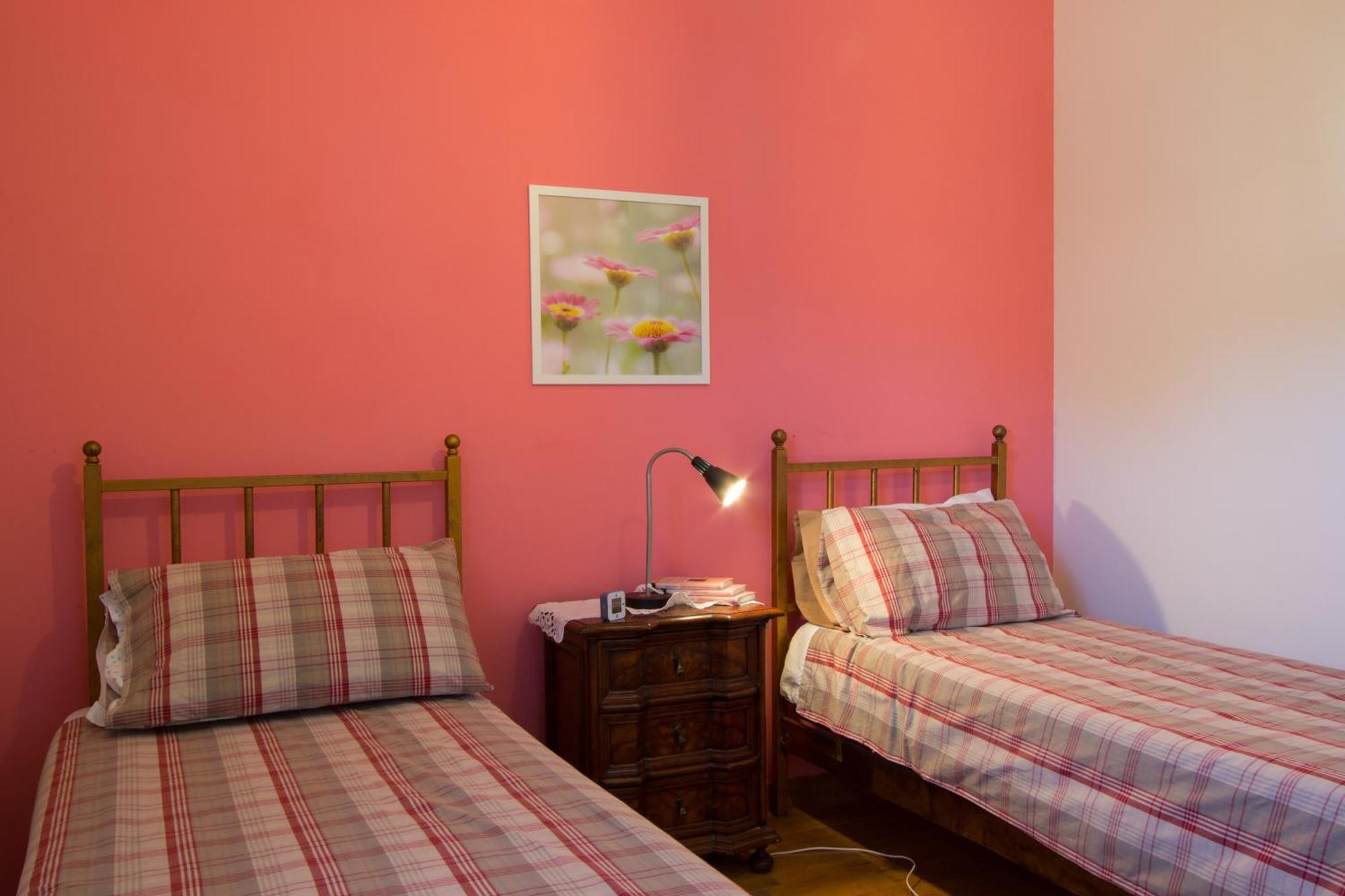 La Stazione Per Dormire Guest House San Piero a Sieve Rum bild